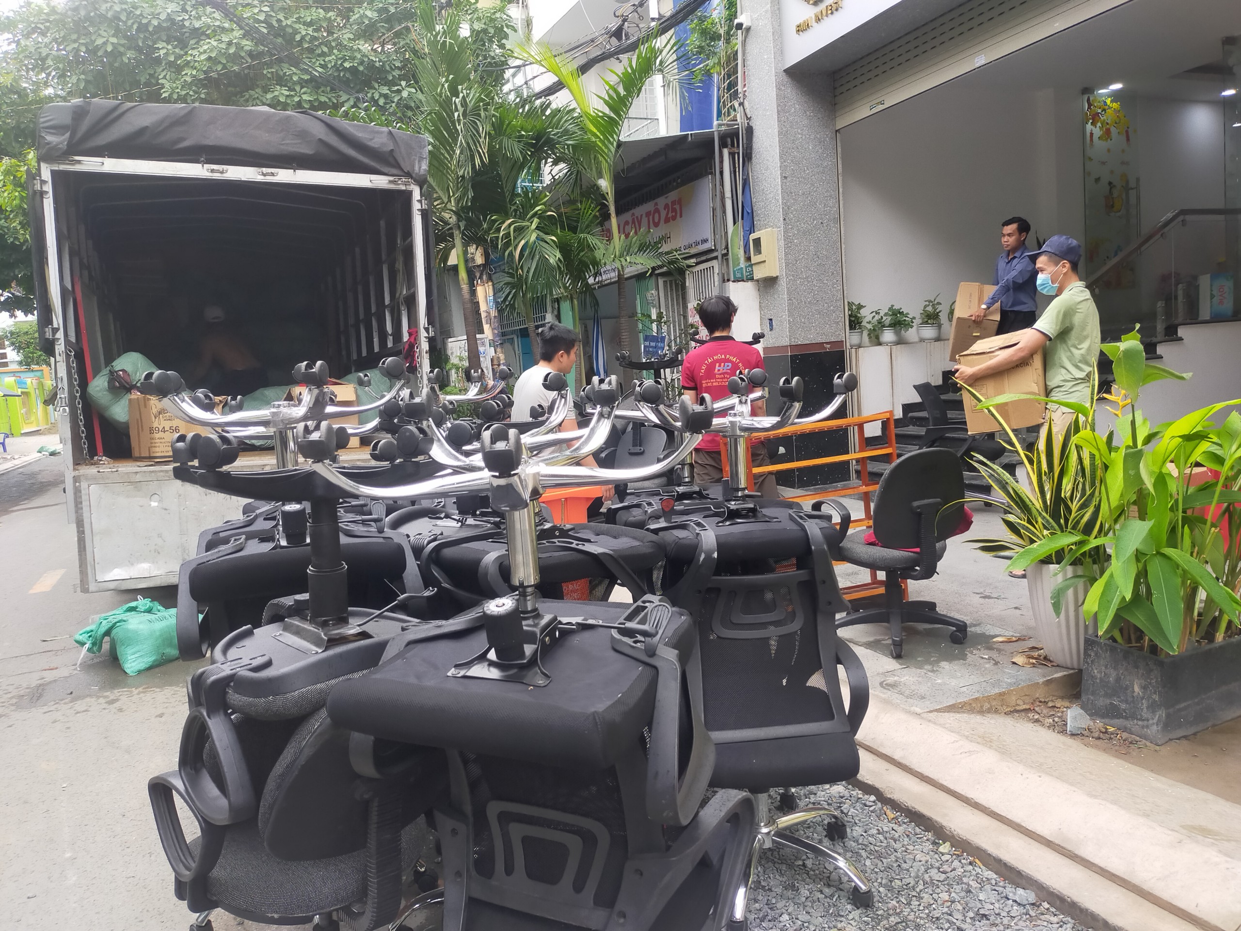 DICH VỤ CHUYỂN NHÀ, VĂN PHÒNG, QUÁN ĂN, QUÁN CAFE TẠI TPHCM