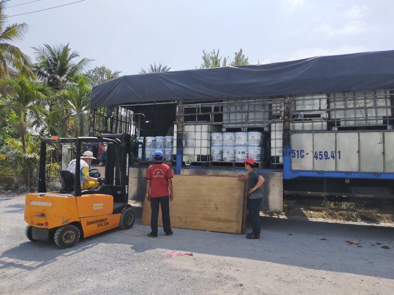 Cho Thuê Xe Tải Chở Hàng Giá Rẻ