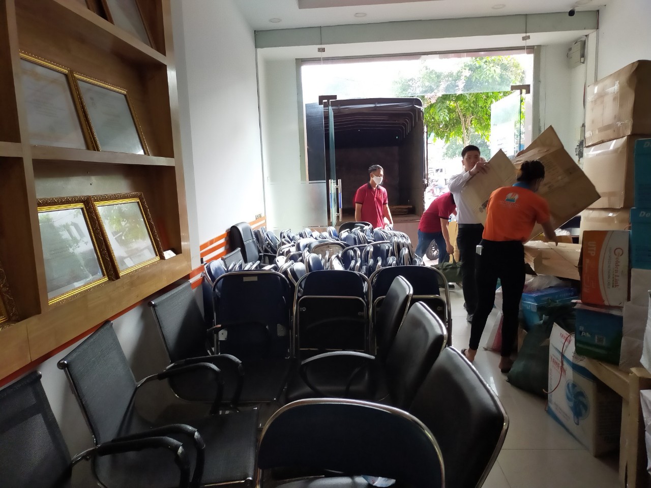 CHO THUÊ XE TẢI CHỞ HÀNG BÌNH DƯƠNG GIÁ RẺ