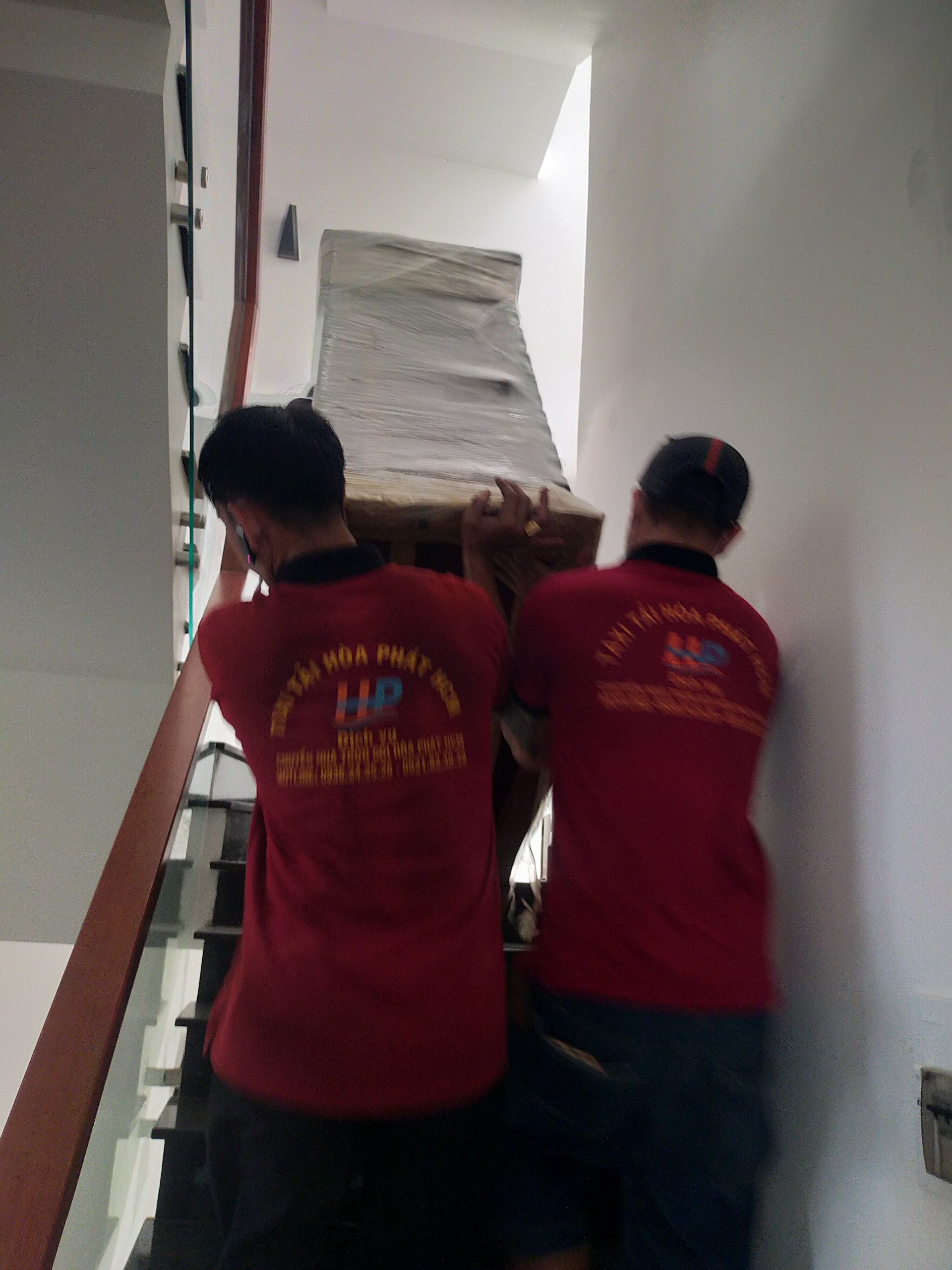 DỊCH VỤ CHUYỂN VĂN PHÒNG QUẬN 4 HÒA PHÁT UY TÍN GIÁ RẺ