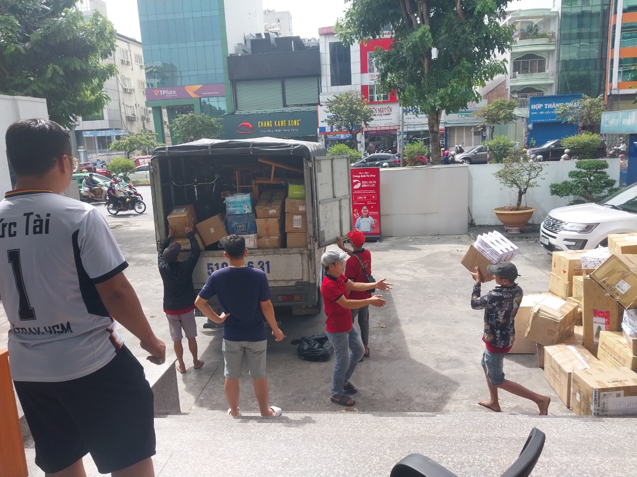 VẬN CHUYỂN VĂN PHÒNG GIÁ RẺ BÌNH DƯƠNG