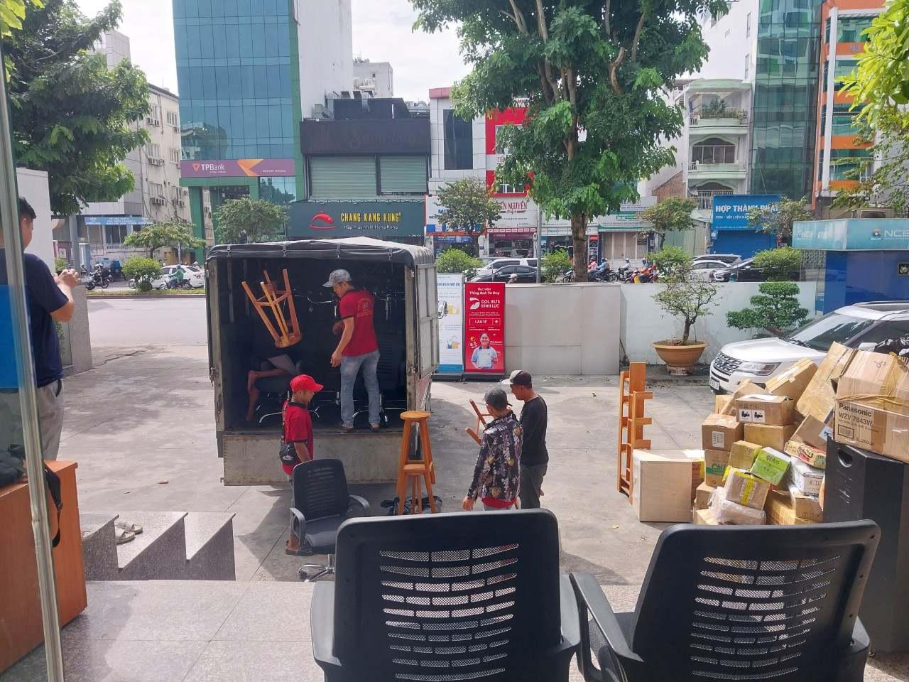 Bảo Vệ Thiết Bị Điện Tử Khi Chuyển Văn Phòng An Toàn